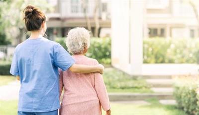 Mi  come badante per signora anziana vive da sola