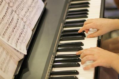Pianista a Forlì per eventi e concerti