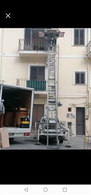 Traslochi e noleggio autoscala con operatore - Foto 2