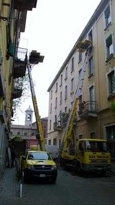 Noleggio autoscala trasloco scarico merci piattaforme aeree